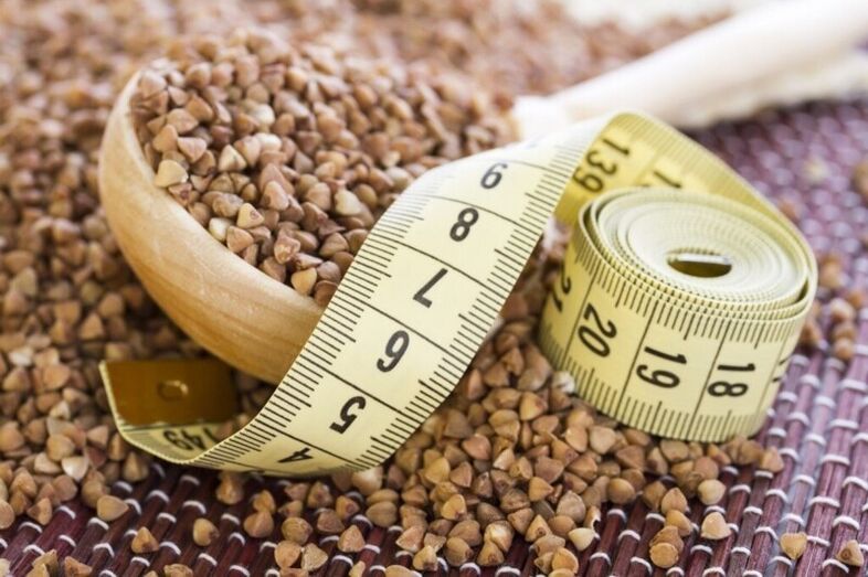 Buckwheat dieta aste batean pisua galtzeko