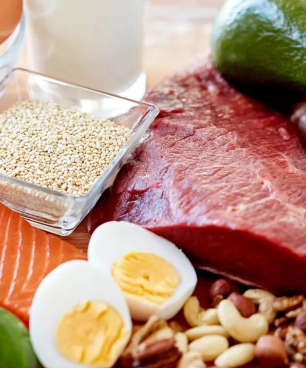 Gastritisaren 4. taula dietak arrautzak eta haragi giharrak erabiltzen ditu